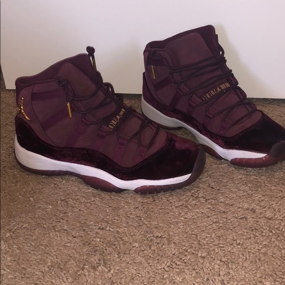 Jordan 11 Heiress Velvet - Picture 1 of 6